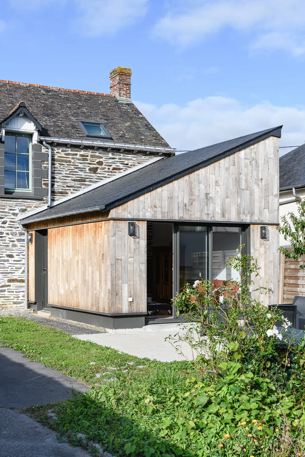 Extension d´une petite maison en pierre - Réalisation de l'architecte SAAC sur Rennes et sur le département d'Ille et Vilaine