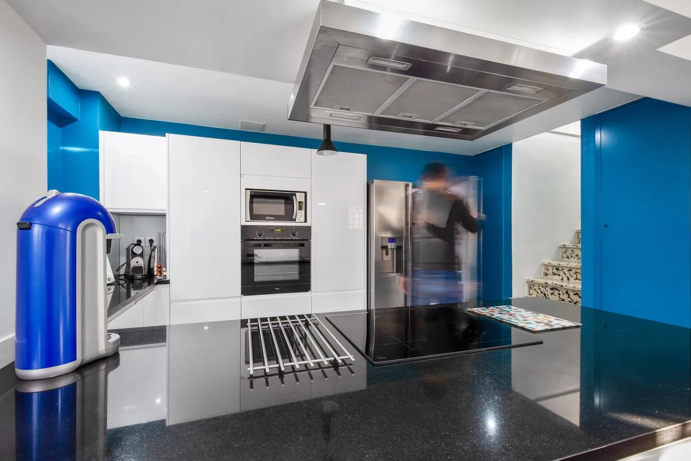 Réaménagement d´un ancien garage de maison en cuisine