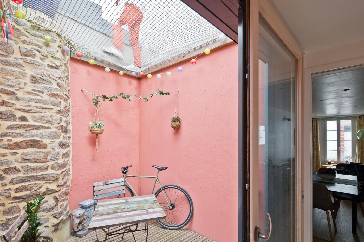 Maison-patio avec filet sur Saint-Malo