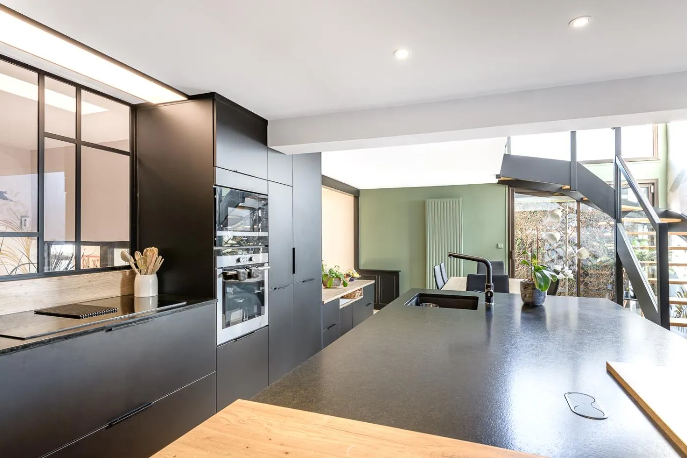 Réaménagement intérieur d´une cuisine et de sa salle à manger