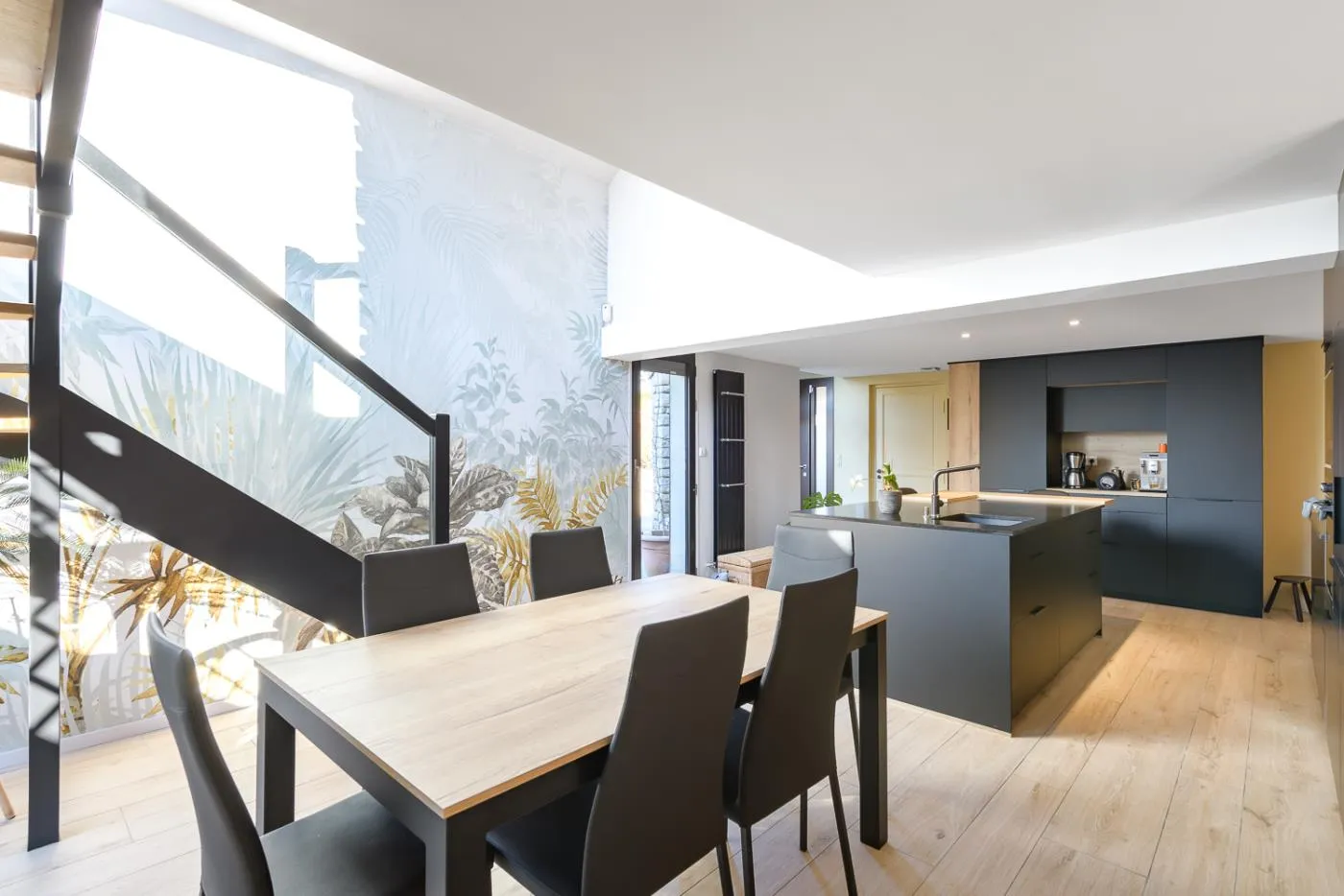 Réaménagement intérieur d´une cuisine et de sa salle à manger